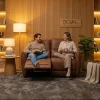 Love Seat Reclinable Eléctrico Bennett Boal - ambientada en uso