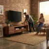 Mesa para TV Espana Parota Personalizable Grande - ambientada en uso