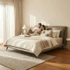 66306-Cama-Yugana-Queen-Size-Piel-Café-ambientadauso-04 Cama Yugana Queen Size Piel Café - ambientada en uso